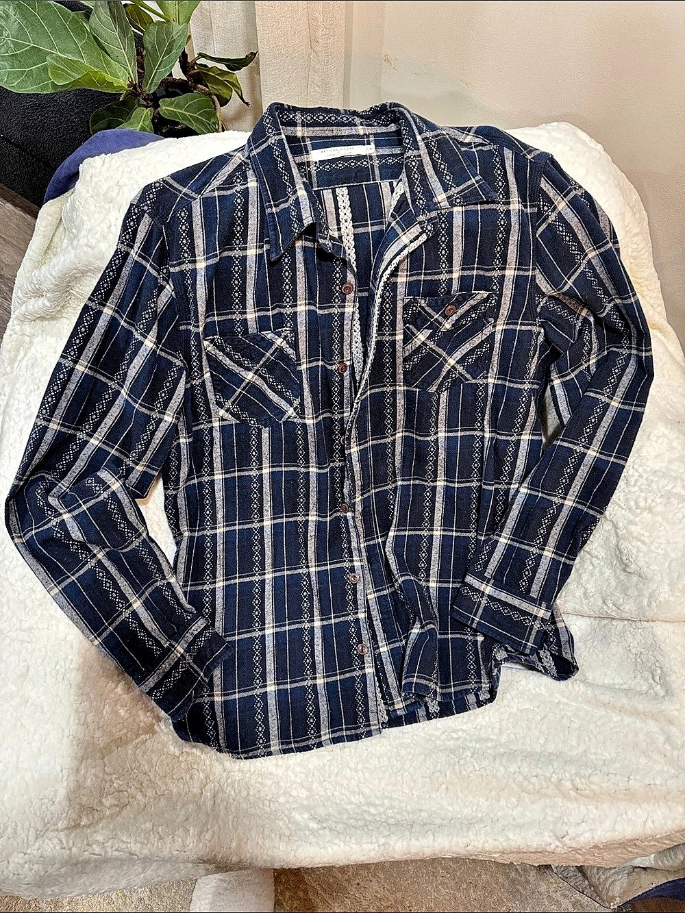 American Eagle Outfitters Artisan de Luxe Plaid Button Down in Blue & White XL